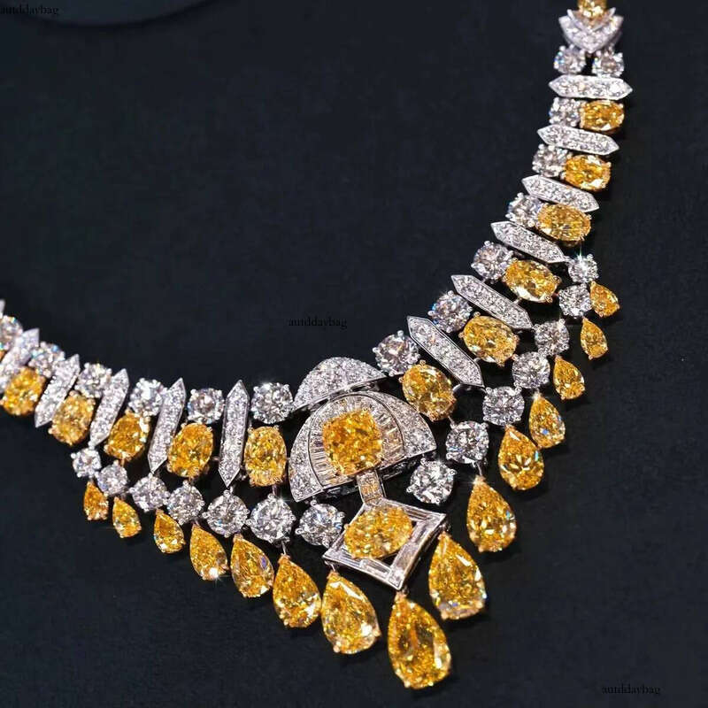 2024 Handmade Sparkling Bridal Pendant Jewelry White Gold Fill Water Drop Yellow Moissanite Dia Party Gorgeous Women Wedding Necklace Gift