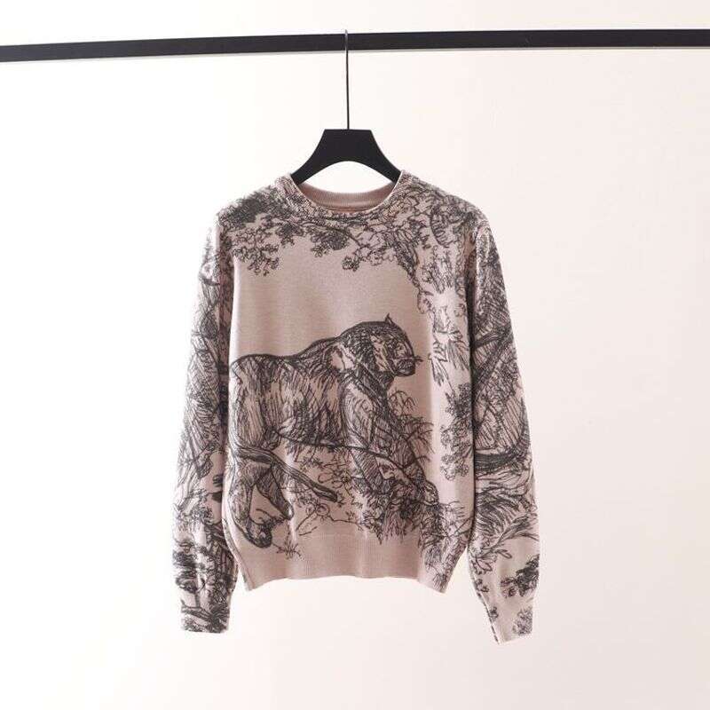 Women's Fashionable Jungle Tiger Print Pattern Round Neck Long-Sleeved Versatile Bottoming Sweater Trend