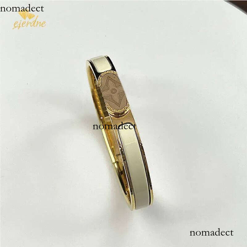 Custom Glod Clover Bangle Gradient Colors Titanium Steel Bracelet non fading high quality classics designer jewelry sier bracelets for Unisex Lovers g