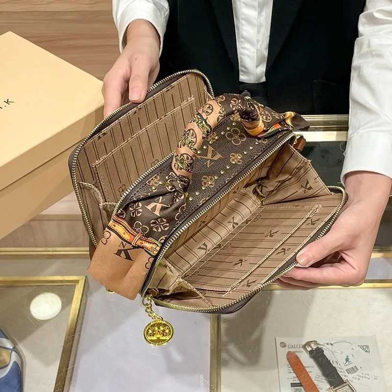 Brand Womens Bag 2025 New Style Light Luxury Western Style High Quality Handbag Designer Casual Versatile Crossbody Bag Z250809