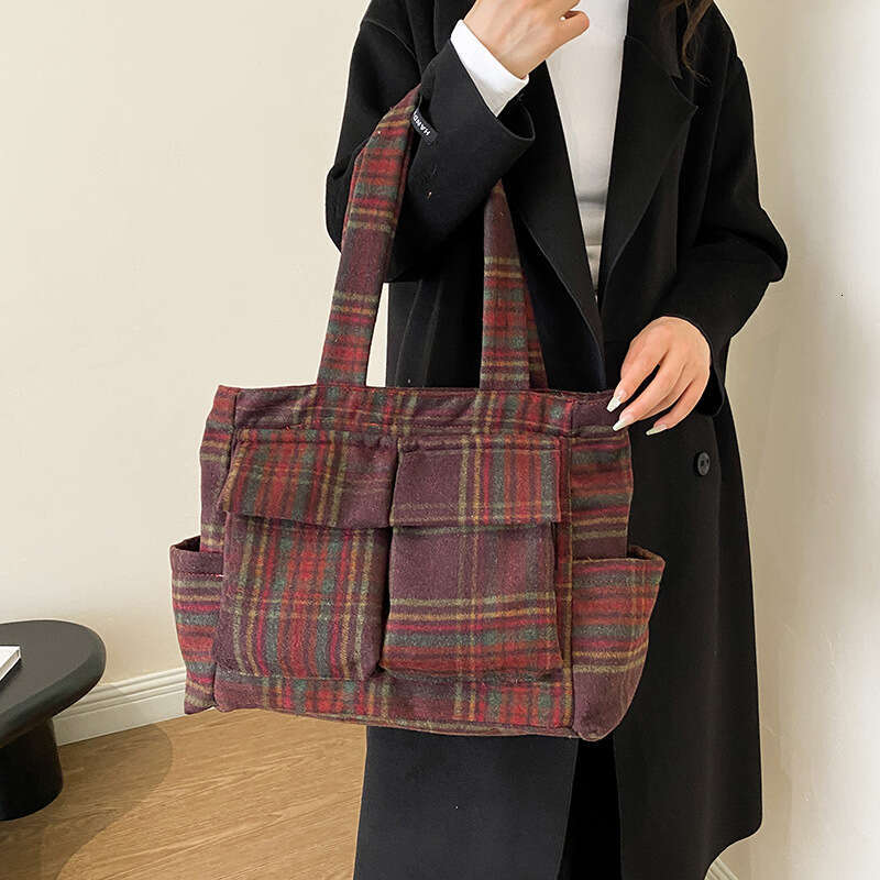 Designer Bags Autumn And Winter New Plush Lamb Wool Fashion Plaid Shoulder Handheld Tote Large Capacity Underarm Bag