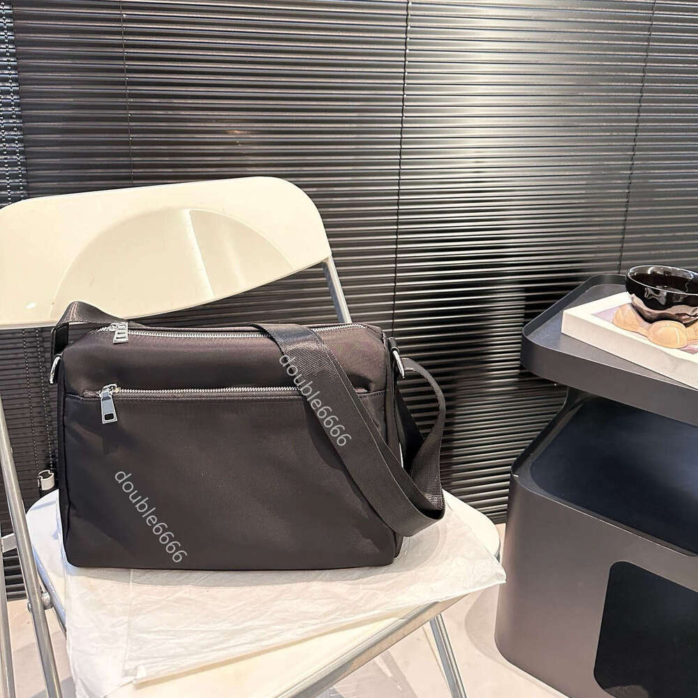 Designer bags Luxurys Women man Classic Nylon briefcase Waist bag Shoulder Bag Crossbody Bags Purse Card Ccredit card slot Travel Bag postmen bags