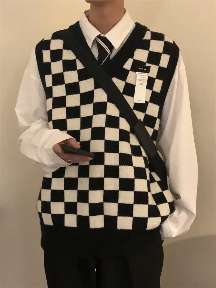 Knit Sweater Male Sleeveless Vest Plaid Icon Mens Clothing Green Waistcoat Neck Sweatshirt Wool X Large Big Size Trend T 250809