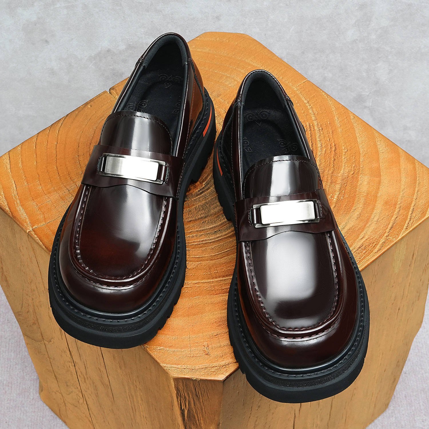 Men's shoes, thick-soled for height increase, European square toe style, large size 46, bright leather with split beads, made of genuine.