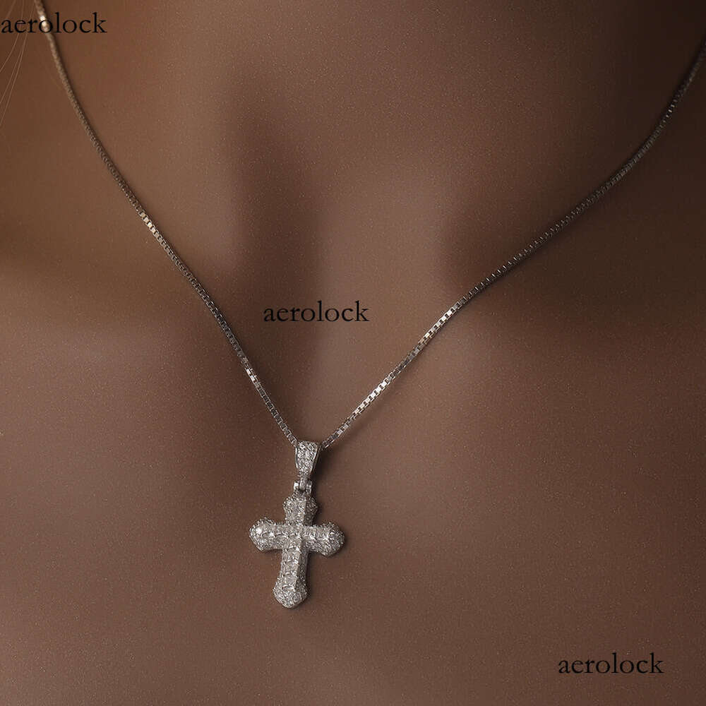 Gold-Plated Fashion Mini Cross Personality Versatile Short Clavicle Chain for Women with Inlaid Dias Trendy Jewelry