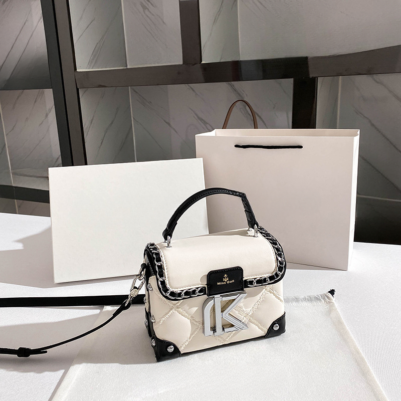 Fashion High-end Color Blocked Small Square Bag 2025 New Women's Design Handbag One Shoulder Cross-border Makeup Bag Outdoor Vacation Bag Wallet 