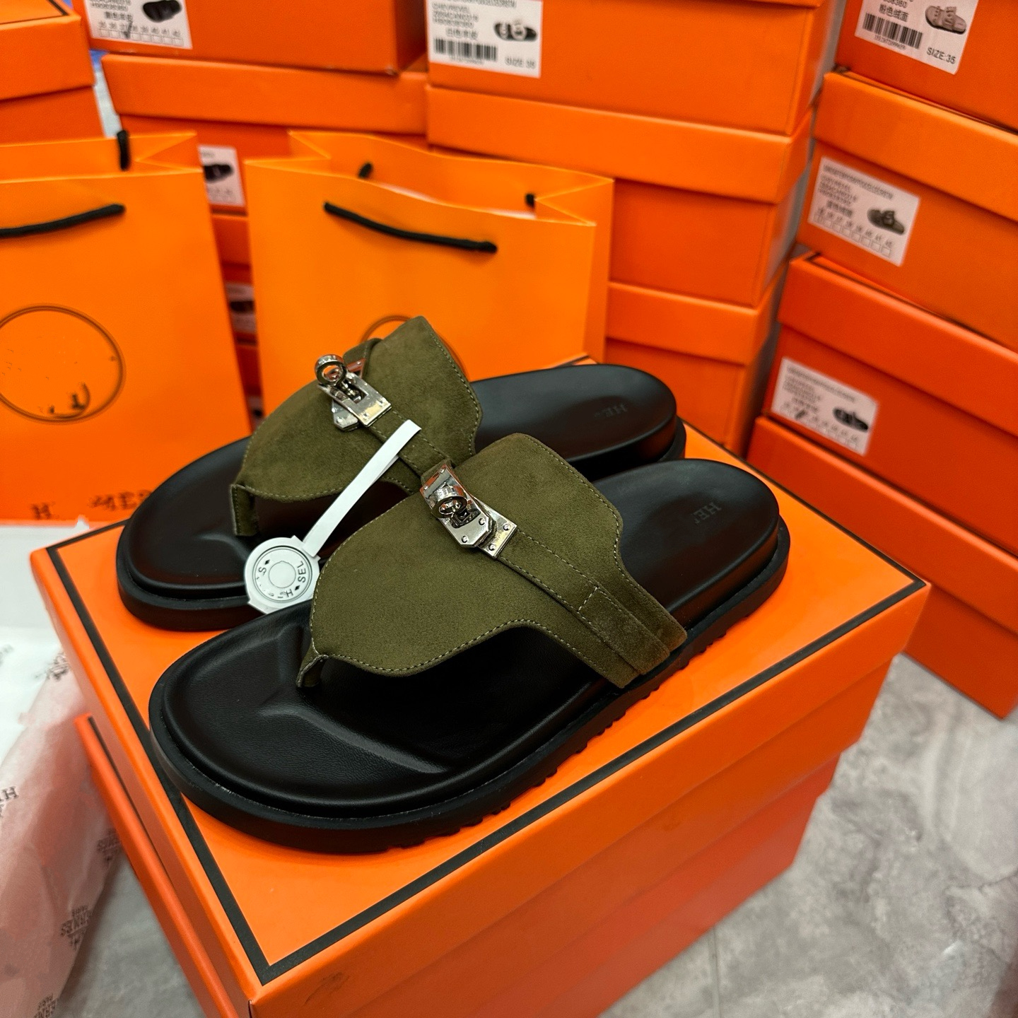 Designer Sandals Women empire flip flops h Sandal Suede Slide horse Slippers Fashion Luxury Brand Genuine Leather Beach Shoes Slip Miter Bottom Rubber Slide cd