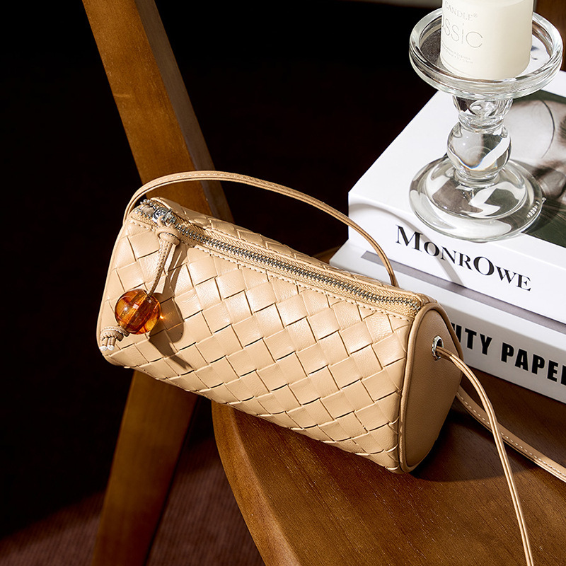 Trendy Woven Pattern Genuine Leather Single Shoulder Crossbody Women Fashion Simple Casual Small Pillow Bag For Phone