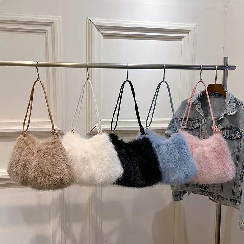 Autumn/Winter Plush Bag Womens French Fashion Versatile Underarm Bag Casual Style Solid Color Handheld Shoulder Bag 250809