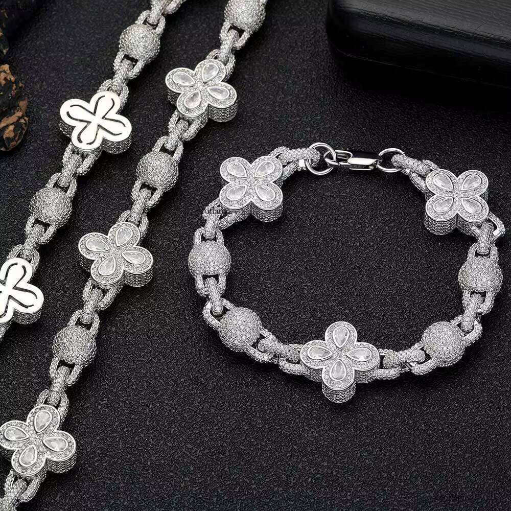 Hip Hop Jewelry Iced Out Dia Four-Leaf Clover Women's Full Pave Shiny Zircon Round Ball Beaded Link Chain Bracelet