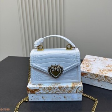 2025 Free Shipping New Women's Designer European and American Style Fashion Pearl Chain Single Shoulder Small Square Bag Crocodile Pattern Women&