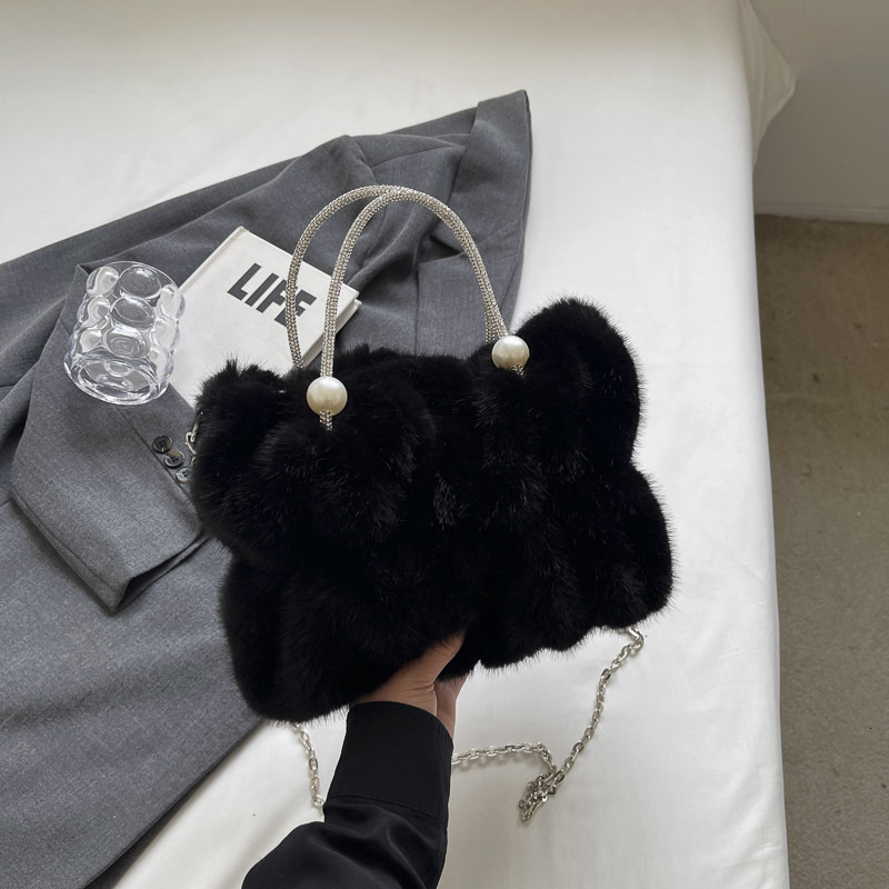 Chain Bag Autumn Winter New Furry Luxury Bag Bag Niche Design Shoulder Bag Stylish Versatile Handbag High-end Designer Bag Crossbody Bag