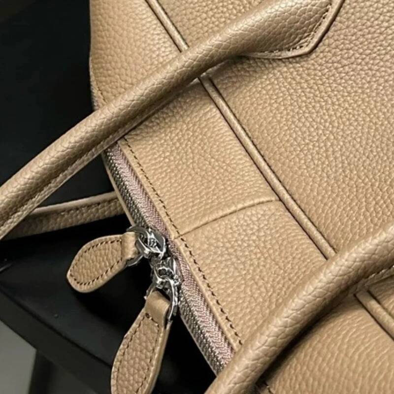 Simple Cow Leather Handbag For Women Large Tote Business Commuter Office Shoulder Bag Ladies Armpit All-Match Travel