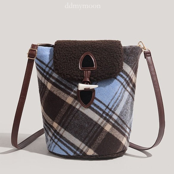 2025 Plaid Patchwork Lamb Wool Crossbody Bag Woolen Bucket Casual Simple ddmymoon