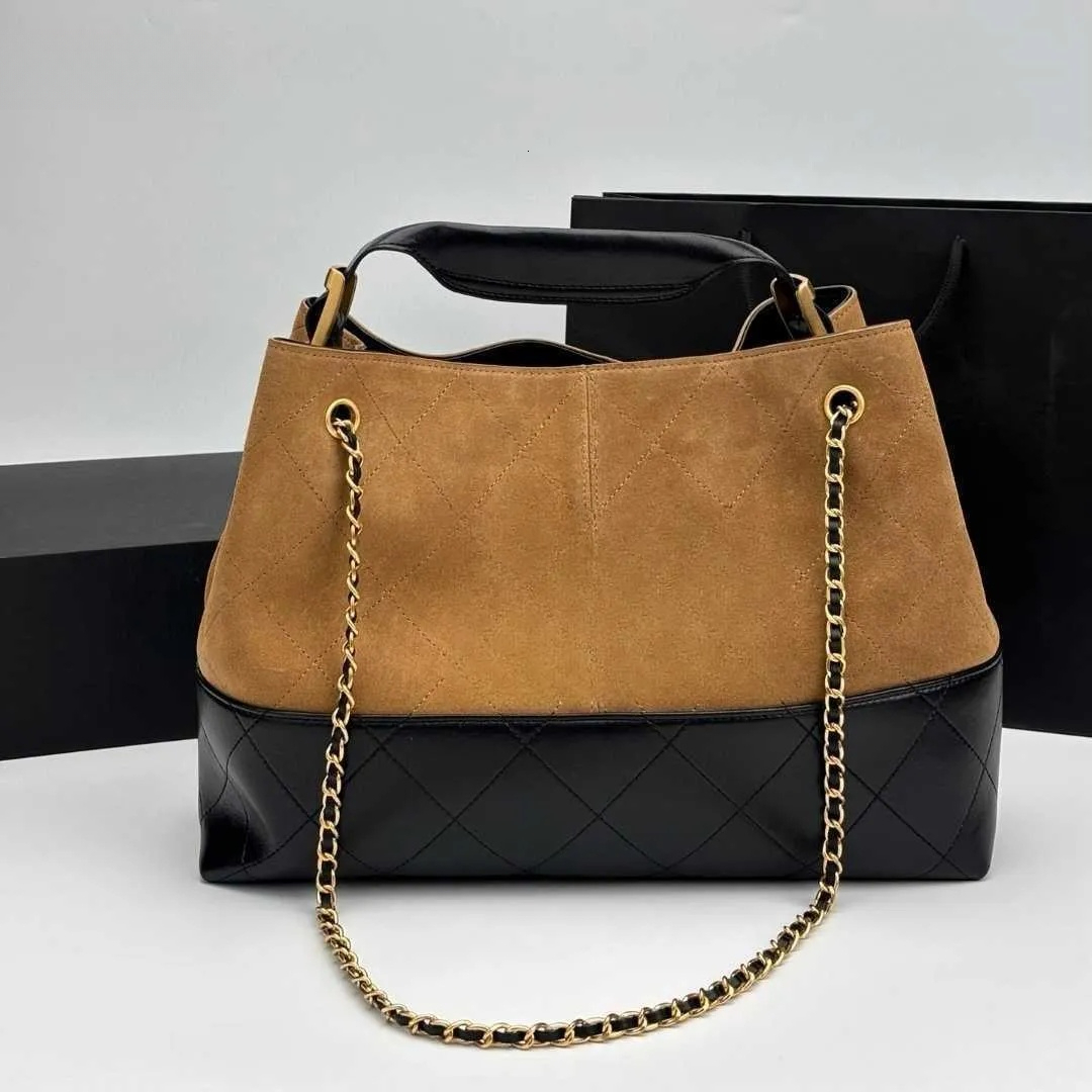 2025 New Women's Designer Genuine Suede Leather Checkered Shopping Bag With Chain Belt Women's Luxury Brand Handbag Outdoor Vacation Bag Wal