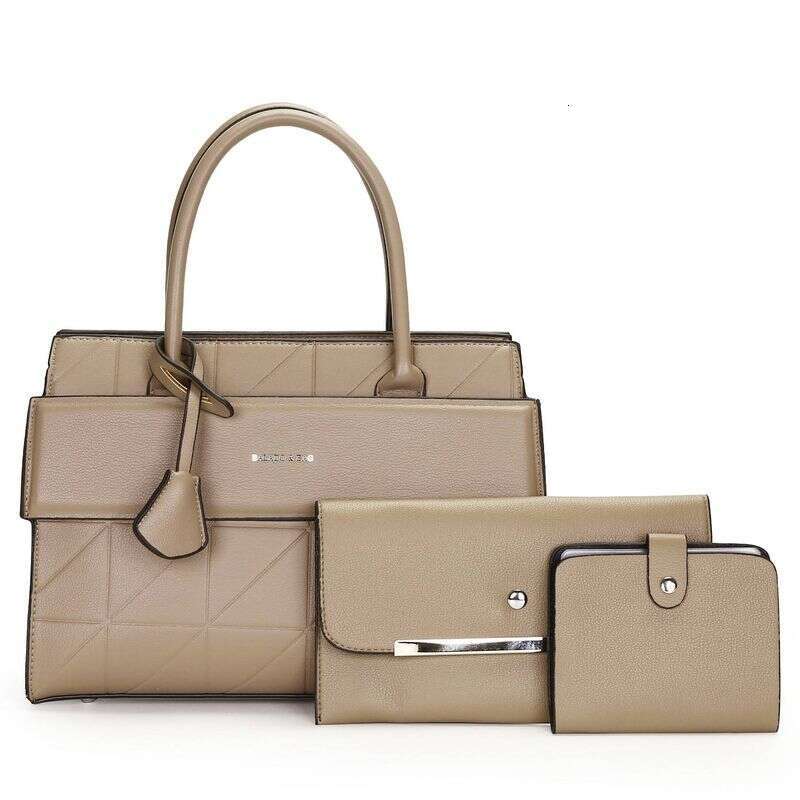 New niche design of women's platinum bag, high-end lightweight handheld messenger bag