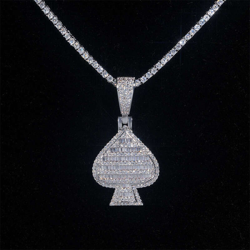 Personalized Heart-Shaped Sier Inlaid Moissanite Pendant Necklace Jewelry Can Be Worn with 5m Tennis Chain