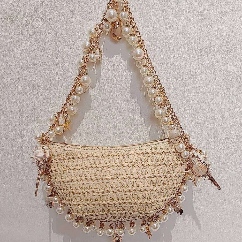 Pearl Conch Grass Woven Handheld Beach Vacation Women's Bag