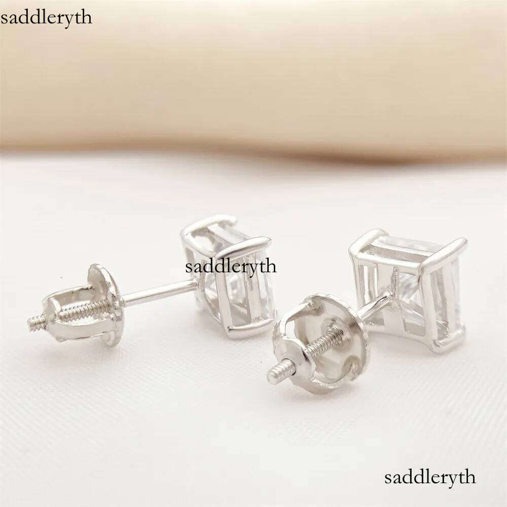 2024 Four Claw Fashion s Sier Mozambique VVS Heart shaped Couple Personalized Earnail Accessories 62