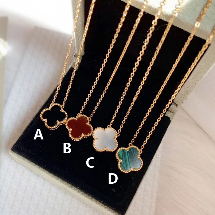 four leaf clover suit Bracelet Made of copper silver content 18K gold plating luxury fashion highest counter quality brand designer with box 001