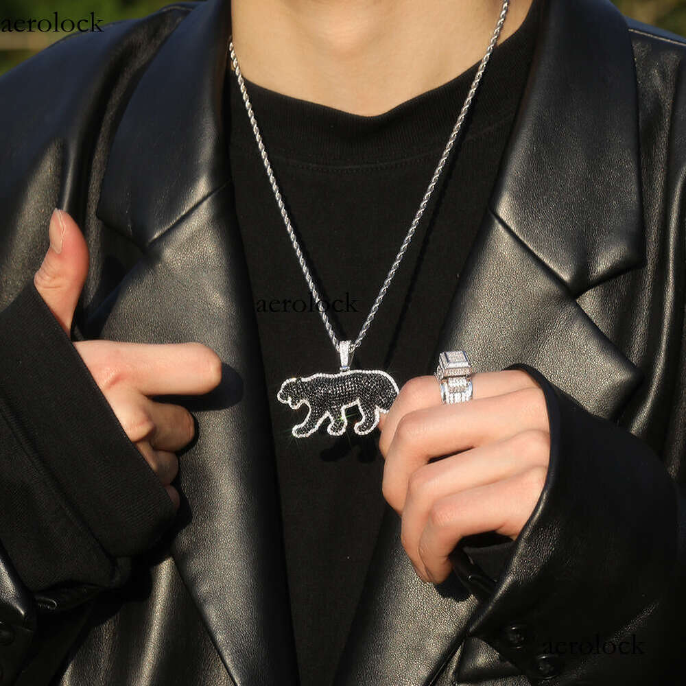 New Black Dia-Encrusted Leopard Pendant Jewelry Men's American Fashion Hip-Hop Sterling Silver Material Animal Necklace
