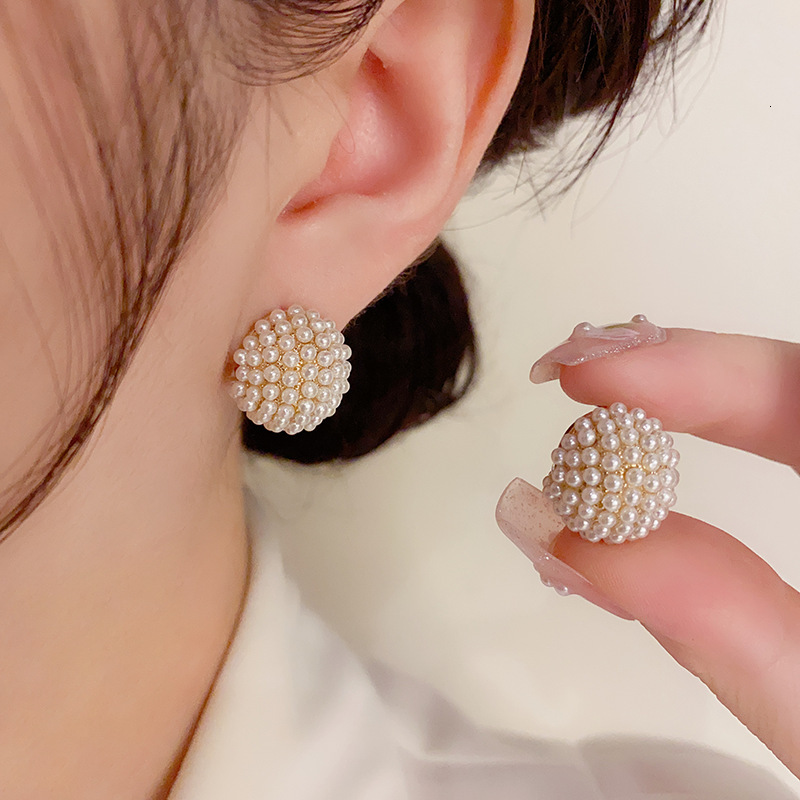 TikTok Same Style Sweet Fashion Cute Pearl Hoop Niche Design High-end Elegant Exquisite Earrings