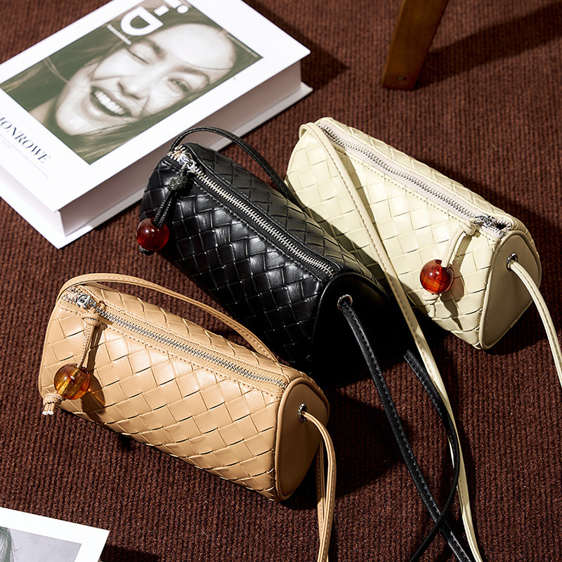 Trendy Woven Pattern Genuine Leather Single Shoulder Crossbody Women Fashion Simple Casual Small Pillow Bag For Phone