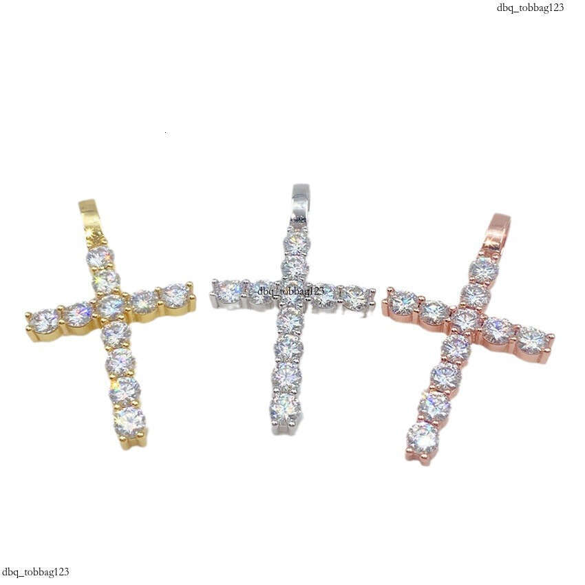 Hip-Hop Personality Iced Out VVS Cross Full Inlaid D Color Moissanite Necklace Pendant