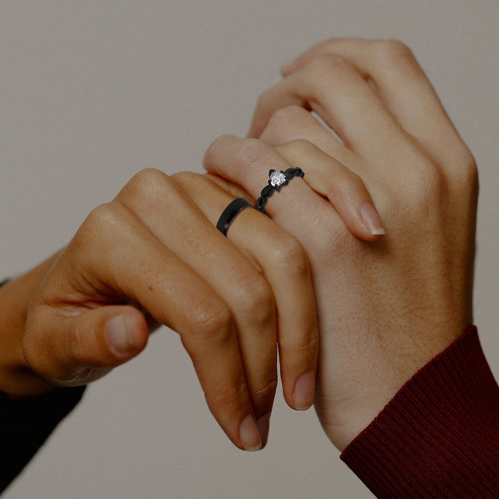 Vnox Romantic Heart CZ Stone Couple Wedding Rings for Women Men Black Color Stainless Steel Bands Engagement Jewelry Love Gift 250805