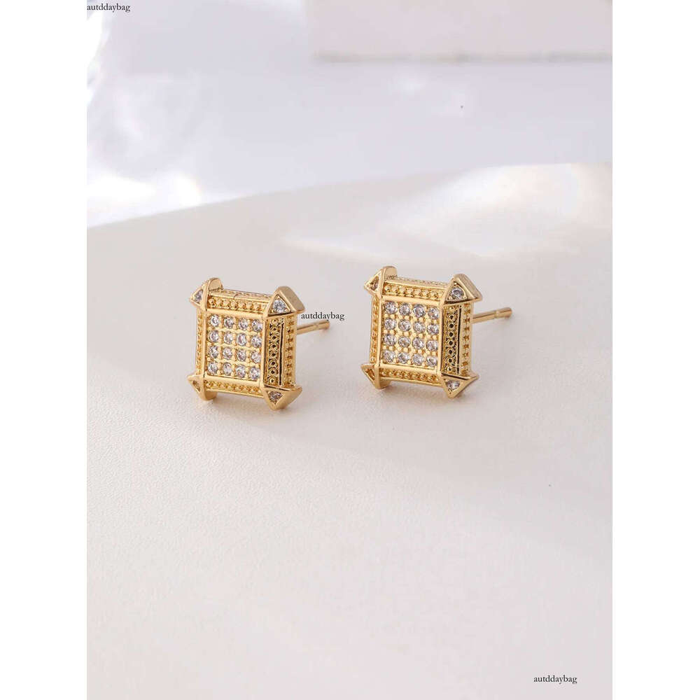 2025 Hiip Hop Top Sell Stud Earrings Vintage Jewelry Sier Gold Plated Pave White 5A Cubic Zircon CZ Dia Party Simple Fashion Women Earring Gift