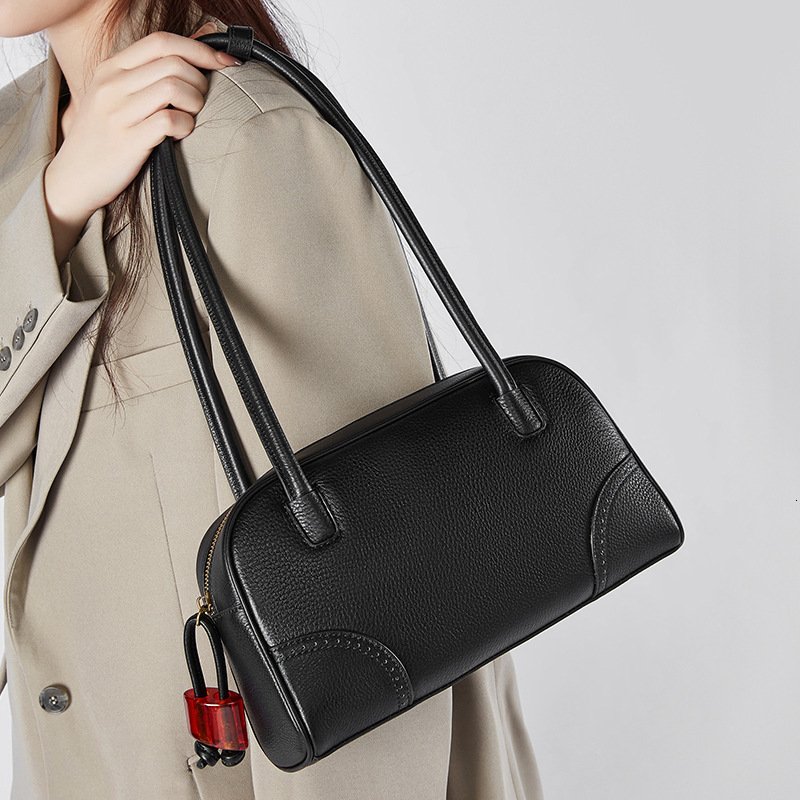 Vintage For Women, Niche Design Handbag, Large Capacity Shoulder Underarm Bag, Cowhide Commuter Bowling Bag