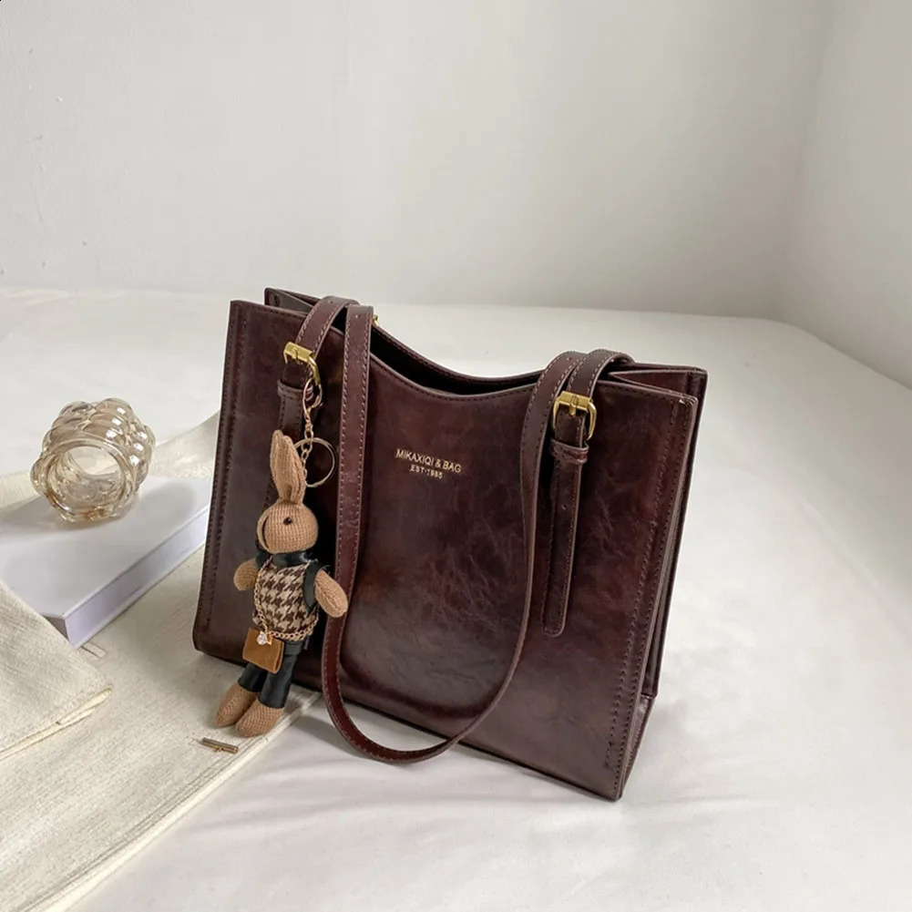 Women Vintage Shoulder Bag with Pendant Slouchy Tote Purse Large Capacity Fashion Shoulder Bag Ladies Travel Handbag 250809