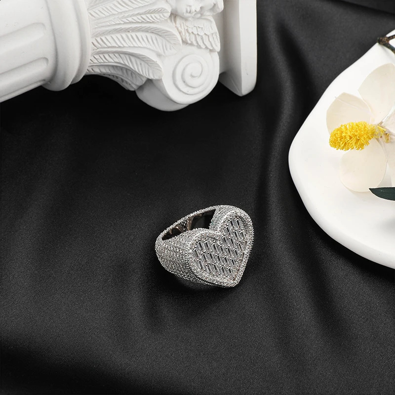 Hip Hop Iced Out Bling Charm Heart Baguette Ring Mens Gold Silver Color Cubic Zirconia Ring For Men Women Jewelry Gift 250807