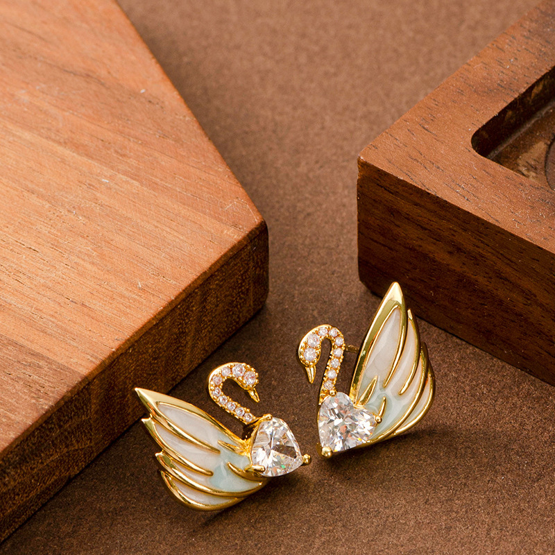 Korean Fashion Exquisite Glaze Inlaid Dia Super Shiny Zircon Swan Earrings for Women High-end Versatile Elegant Sier Needle Ear Jewelry