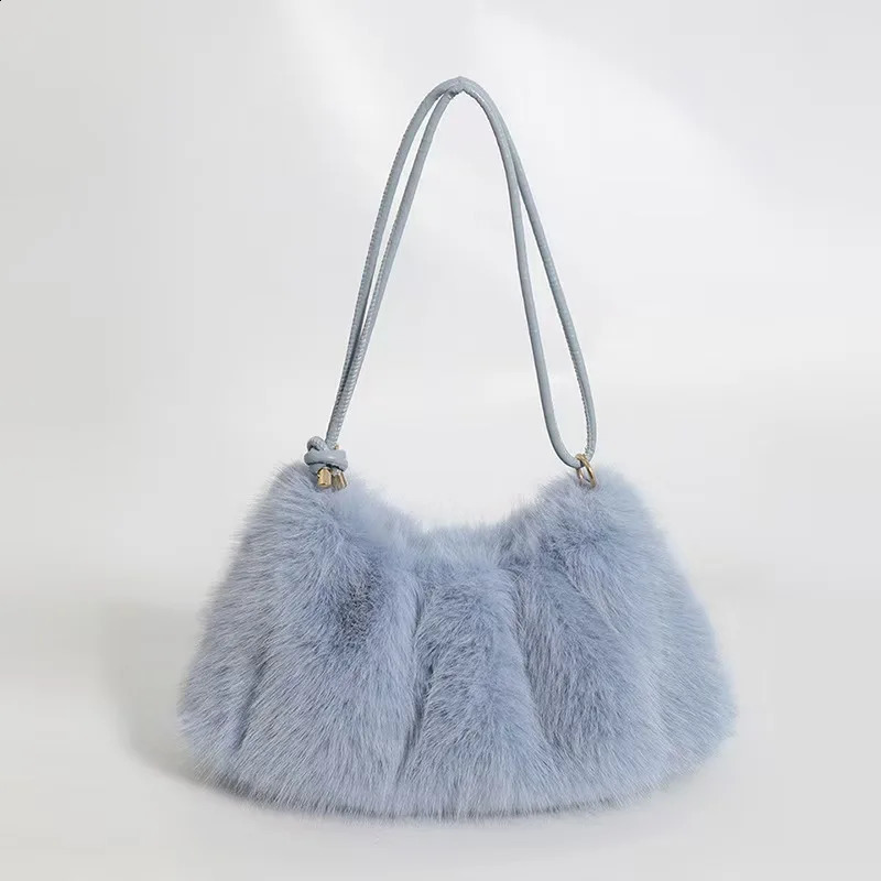 Autumn/Winter Plush Bag Womens French Fashion Versatile Underarm Bag Casual Style Solid Color Handheld Shoulder Bag 250809