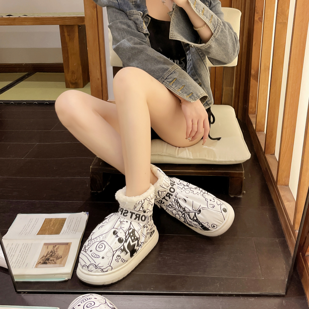 new Free delivery designer woman boots Fashionable thickened warm boots make you look slimmer mid length boots