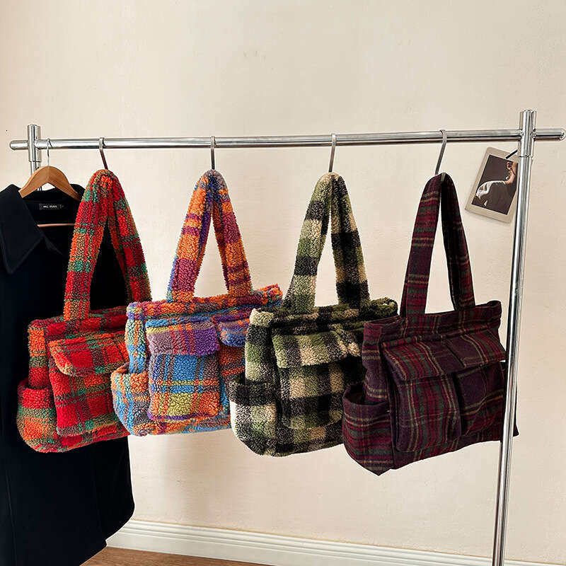 Designer Bags Autumn And Winter New Plush Lamb Wool Fashion Plaid Shoulder Handheld Tote Large Capacity Underarm Bag