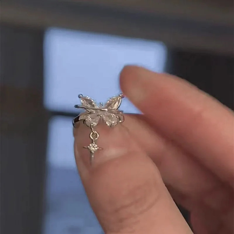 Fashion Womens Earrings Crystal Butterfly Shiny Ear Cuff Fine Sweet Ear Bone Clip for Women Bijoux Y2K Jewelry Ear Clip 250807