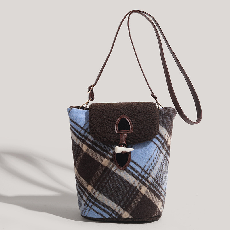 2025 Plaid Patchwork Lamb Wool Crossbody Bag Woolen Bucket Casual Simple ddmymoon