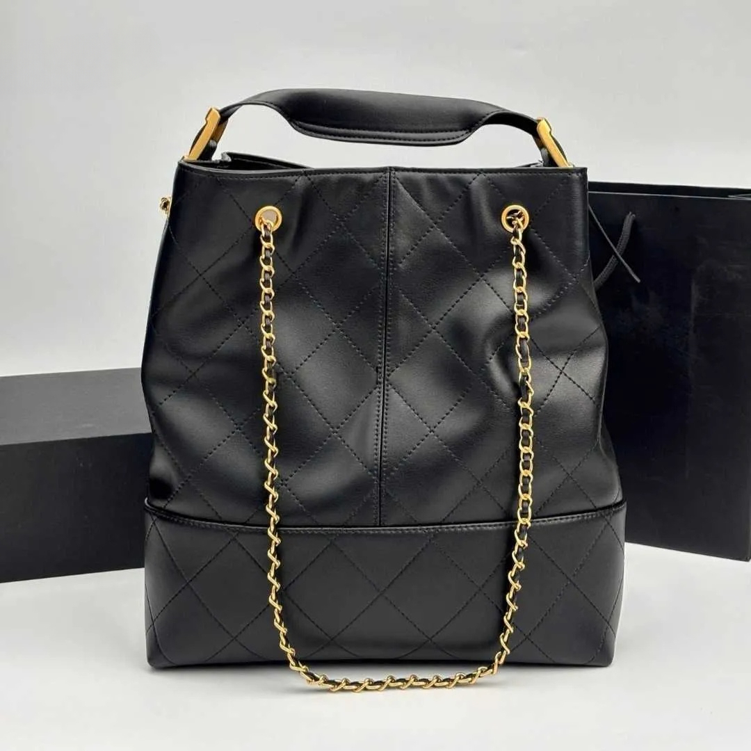 2025 New Women's Designer Genuine Suede Leather Checkered Shopping Bag With Chain Belt Women's Luxury Brand Handbag Outdoor Vacation Bag Wal