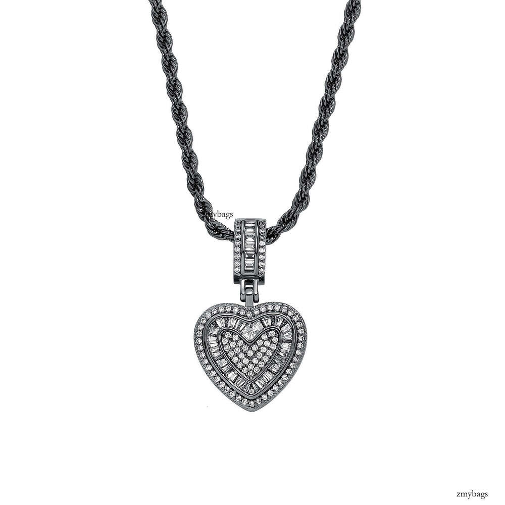 Niche Gold-Plated Heart Collarbone Metal Hip-Hop Accessories Sweater Chain Women Pendant Necklace Jewelry