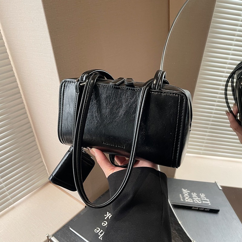 New Retro Underarm Women's Bag Simple Handbag Luxury Bag Autumn Winter Designer Bag Simple Cross-border Versatile Shoulder Bag Niche Trendy Women