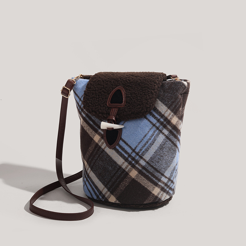 2025 Plaid Patchwork Lamb Wool Crossbody Bag Woolen Bucket Casual Simple ddmymoon