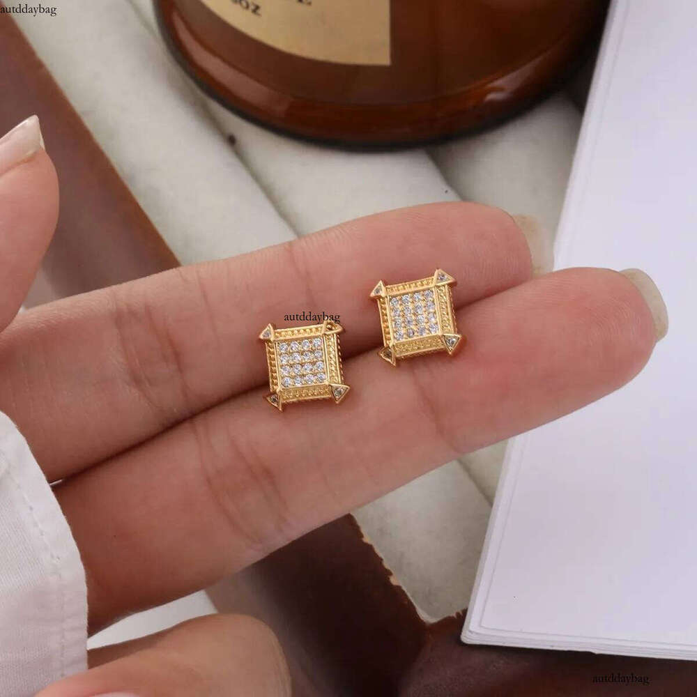 2025 Hiip Hop Top Sell Stud Earrings Vintage Jewelry Sier Gold Plated Pave White 5A Cubic Zircon CZ Dia Party Simple Fashion Women Earring Gift
