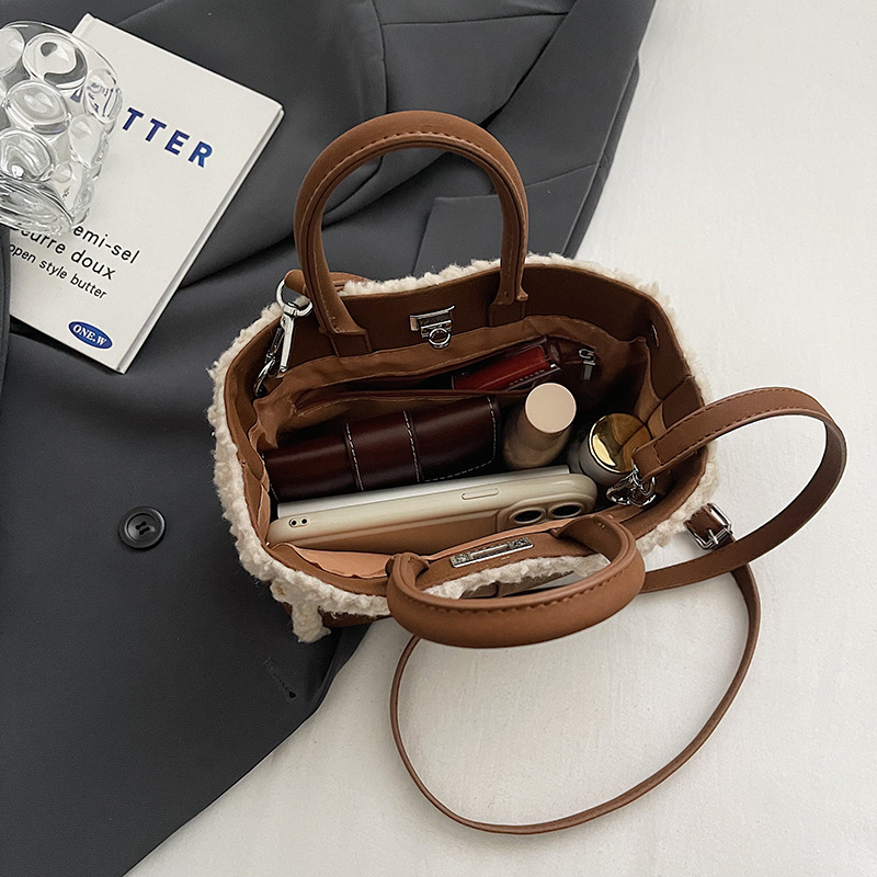 Autumn Designer Bag Winter Factory Direct Luxury Bag New French Handbag High-end Niche Tote Bag Fashion Trendy Crossbody Bag