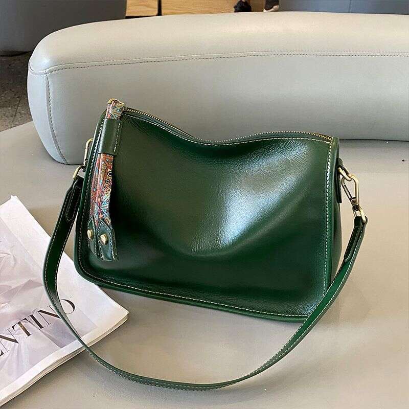 Summer 2024 new cowhide light niche high-end design messenger women's versatile shoulder bag women