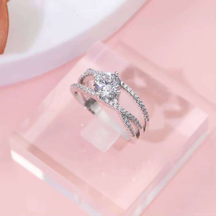 Custom 1CT VVS White Gold Solitaire Moissanite Wedding Engagement Ring for Women with GRA Certificate