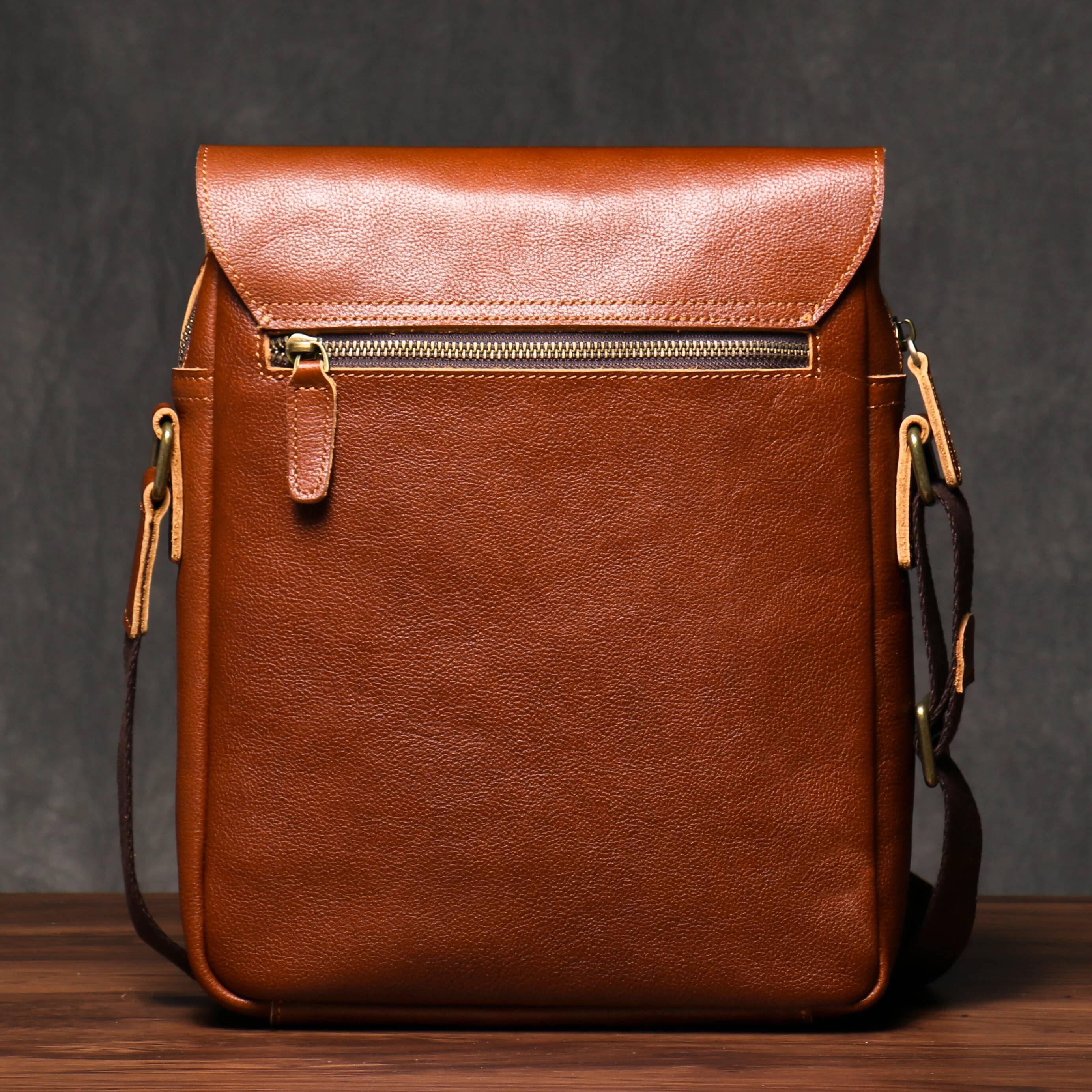 ROOG Men's Shoulder Sling Higher Quality Genuine Leather Crossbody Man Casual Weekends Messenger Bag For 12 Inch IPad