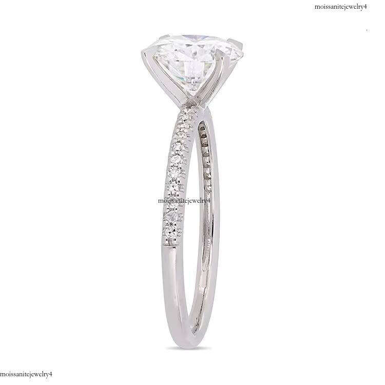New Design Classical Four Prongs S Sier Round Cut D Color Moissanite Dia with GRA Certificate for Wedding Ring