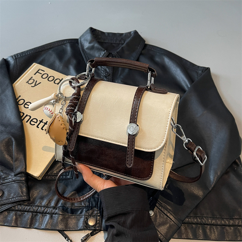 Vintage Handheld Cambridge Luxury Bag Bag Fashion Versatile Crossbody Small Bag For Designer Bag Women 2025 New Niche Design Commuter Shoulder Bag